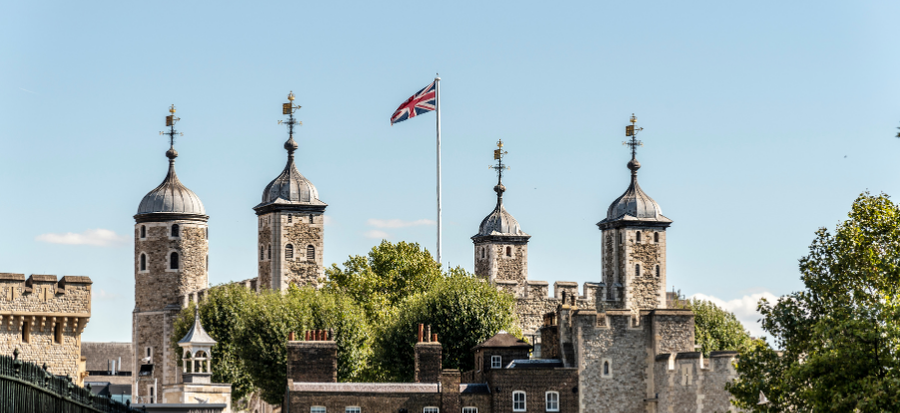 Black and White Modern Email Marketing Instagram Post (350 x 1350 px) (9)